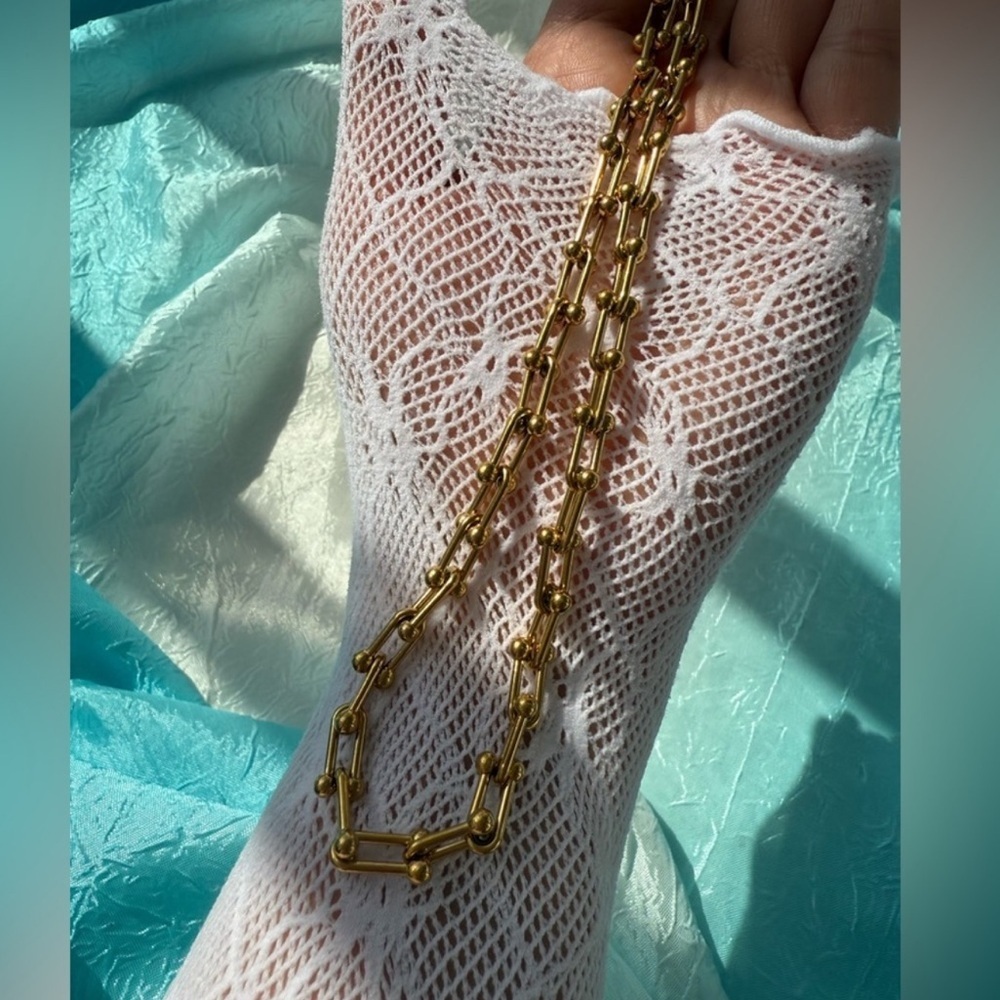 Hardware Graduated Link Gold Chain Necklace
Stainless Steel Waterproof - Picture 3 of 9